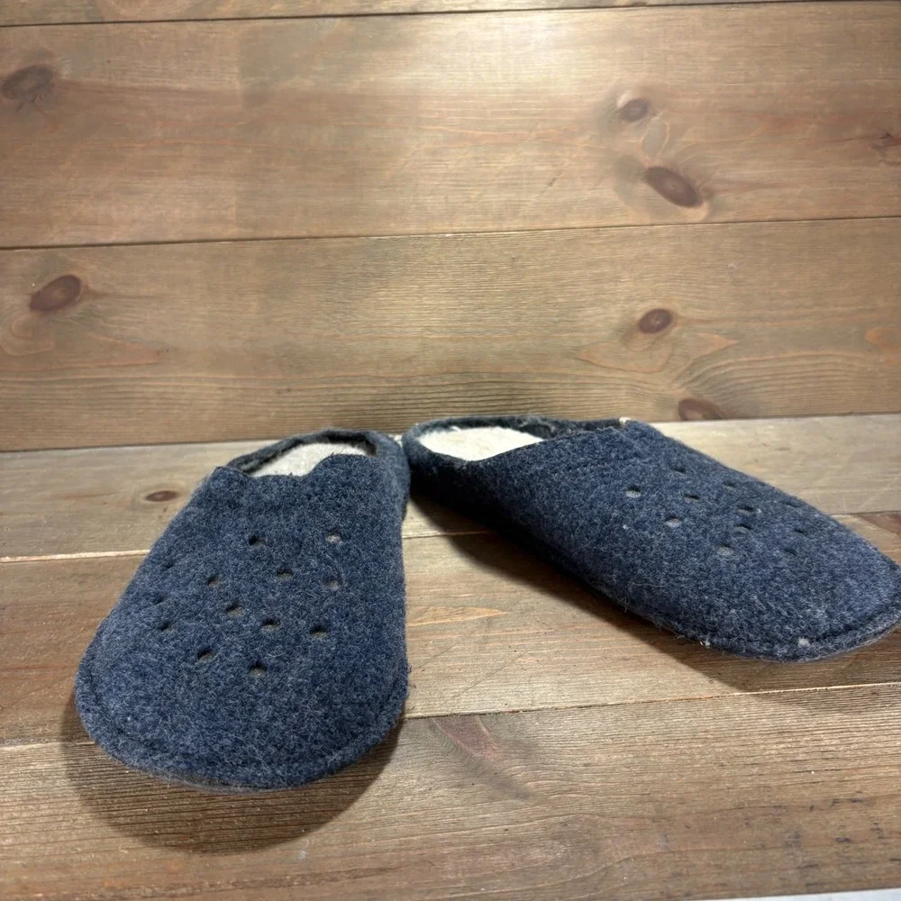 CROCS pre owned